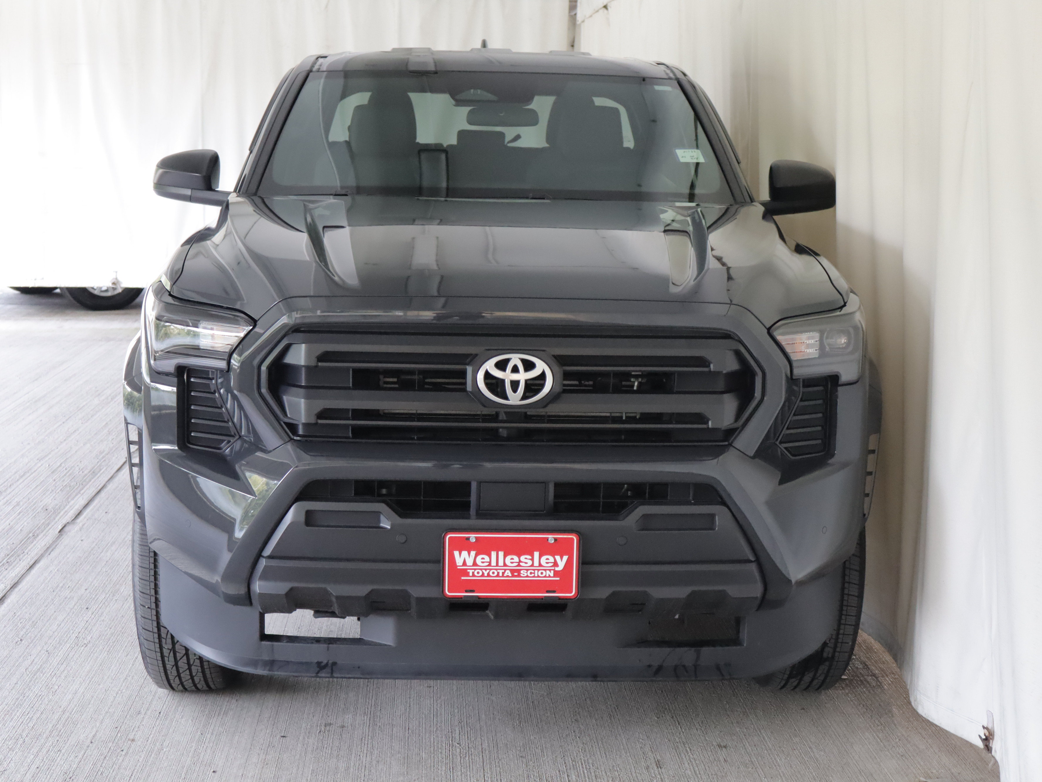 Used 2025 Toyota Tacoma SR AWD/4WD image 3
