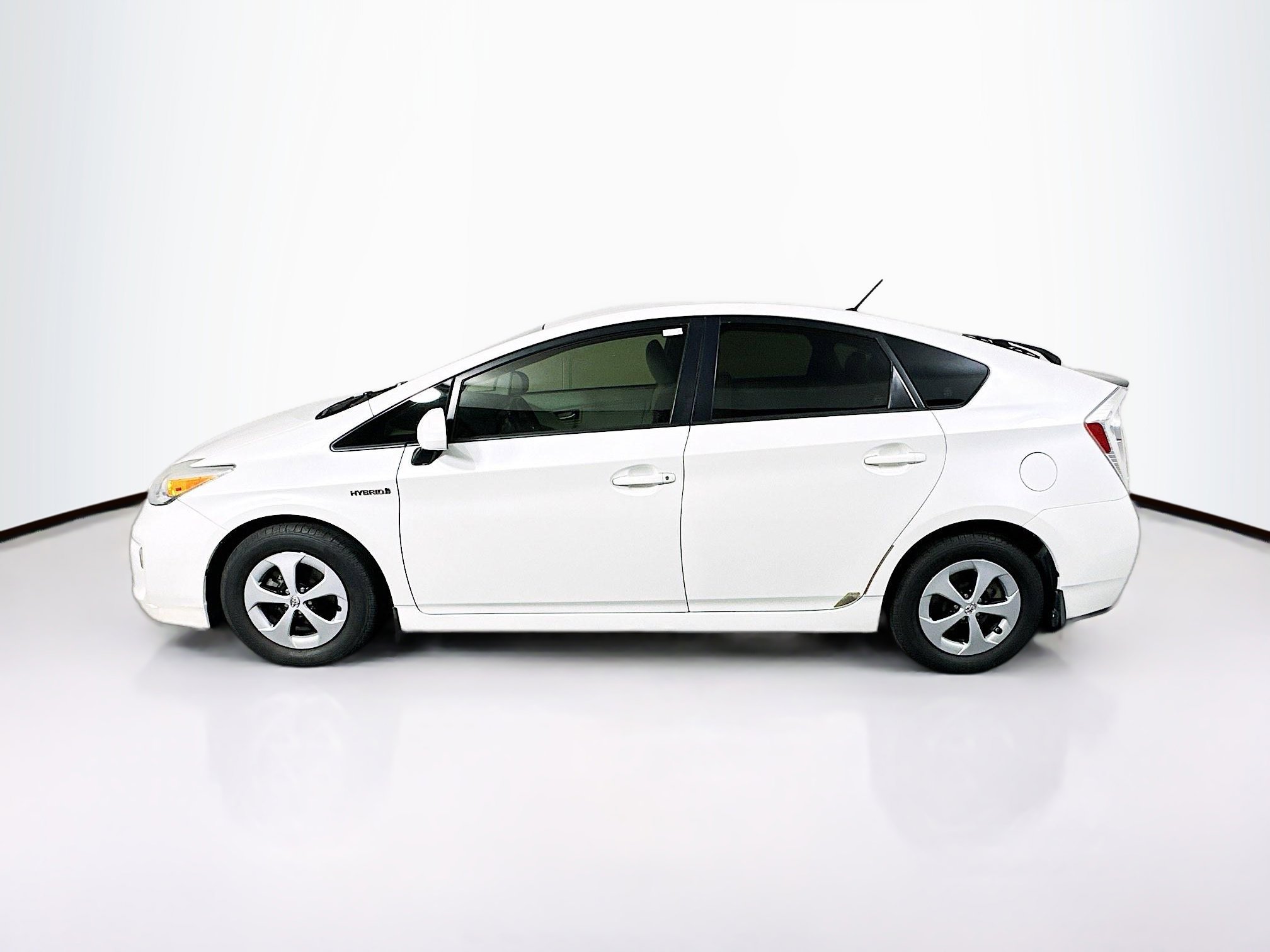 Used 2015 Toyota Prius Two FWD image 4