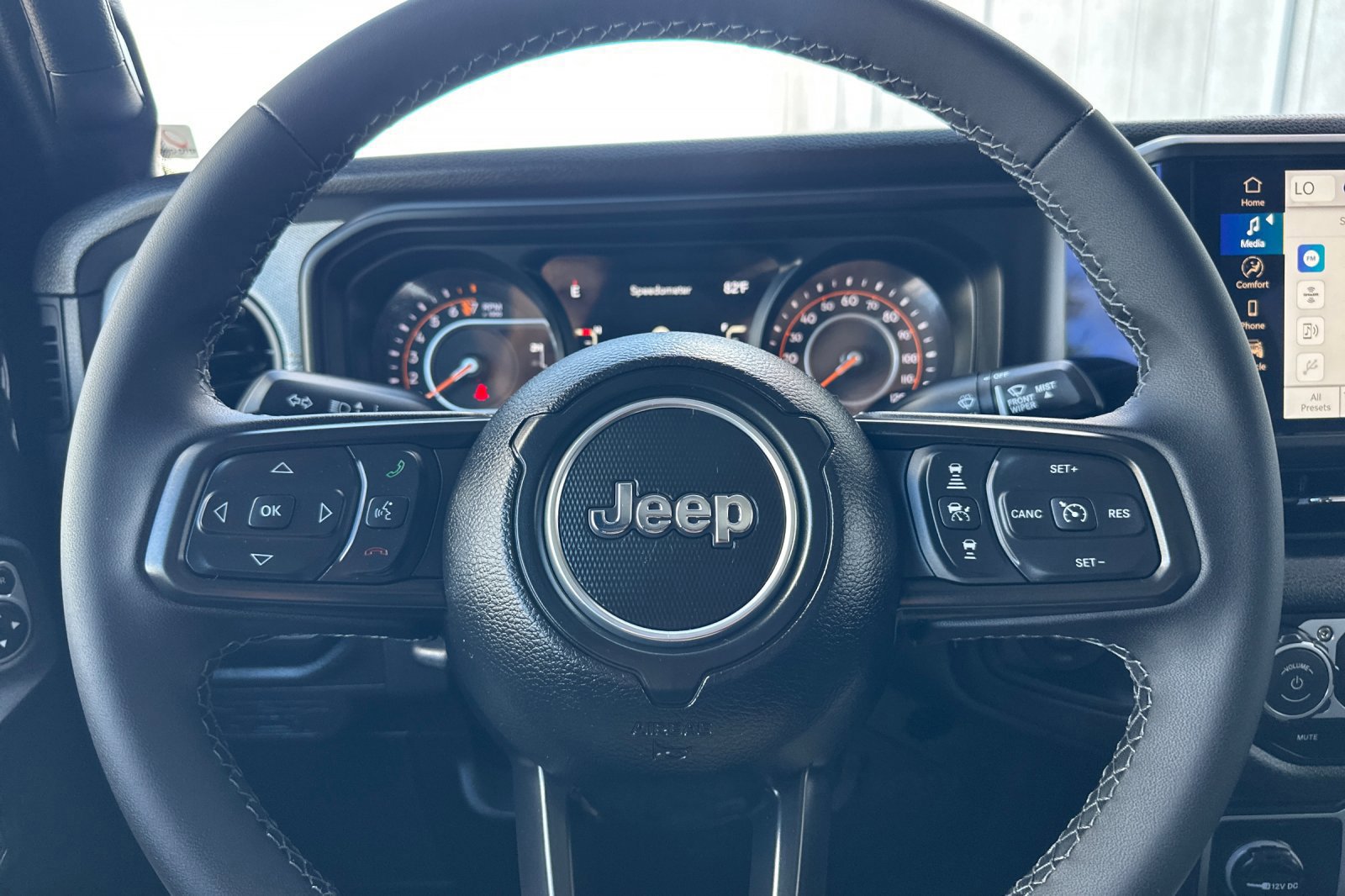 New 2025 Jeep Gladiator Willys image 22