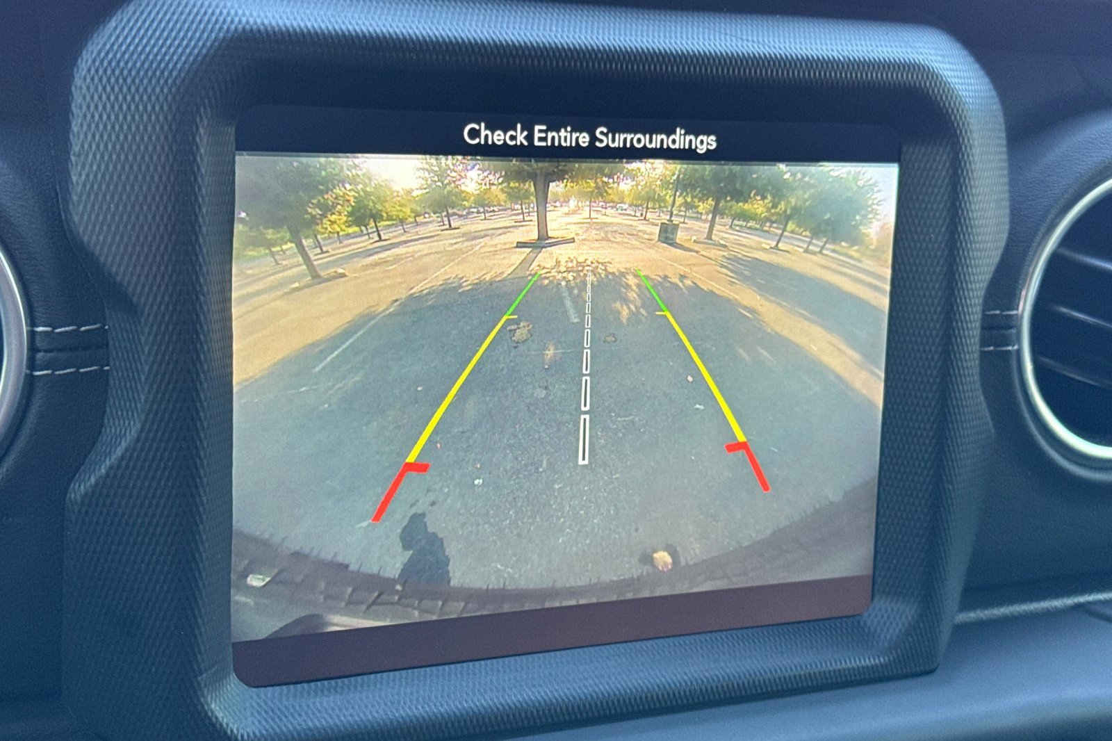 Used 2018 Jeep Wrangler Unlimited Sahara image 24