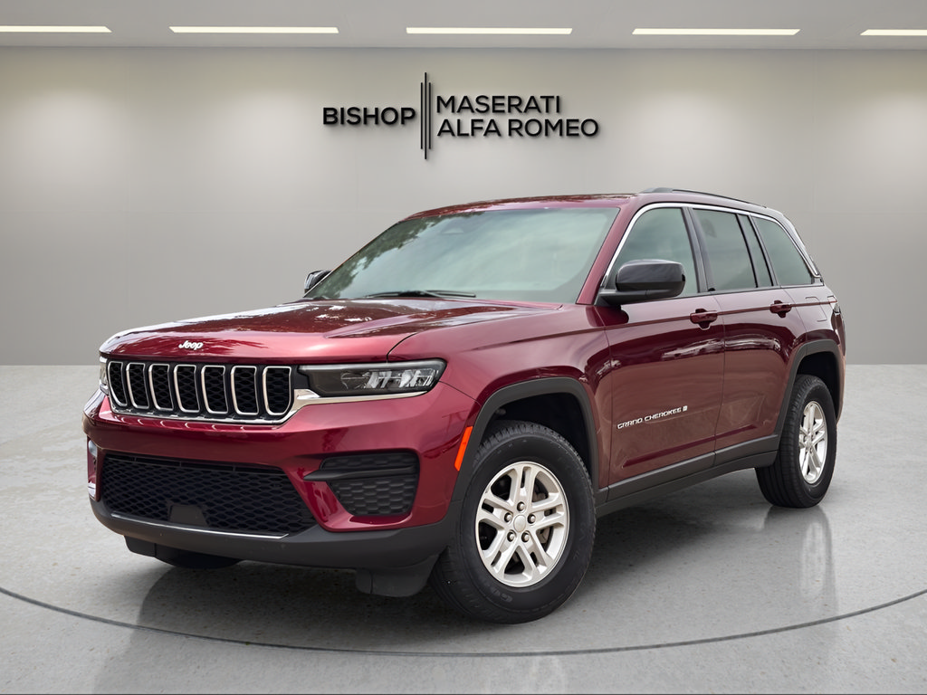 Used 2025 Jeep Grand Cherokee Laredo AWD/4WD image 2