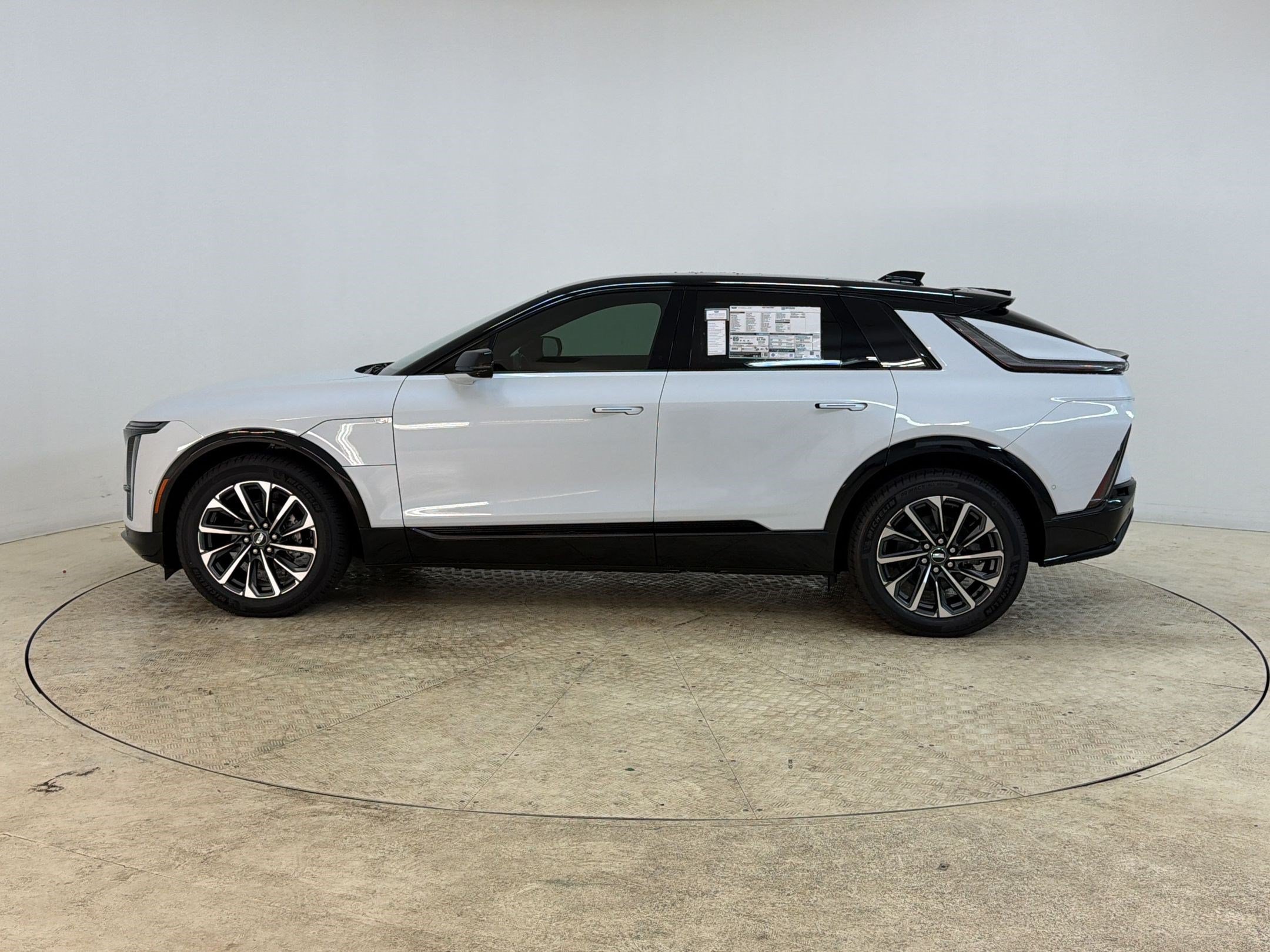 New 2026 Cadillac Lyriq Sport AWD/4WD image 2