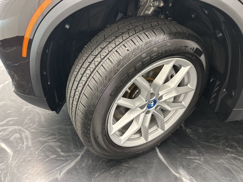Used 2023 BMW X5 xDrive45e image 32