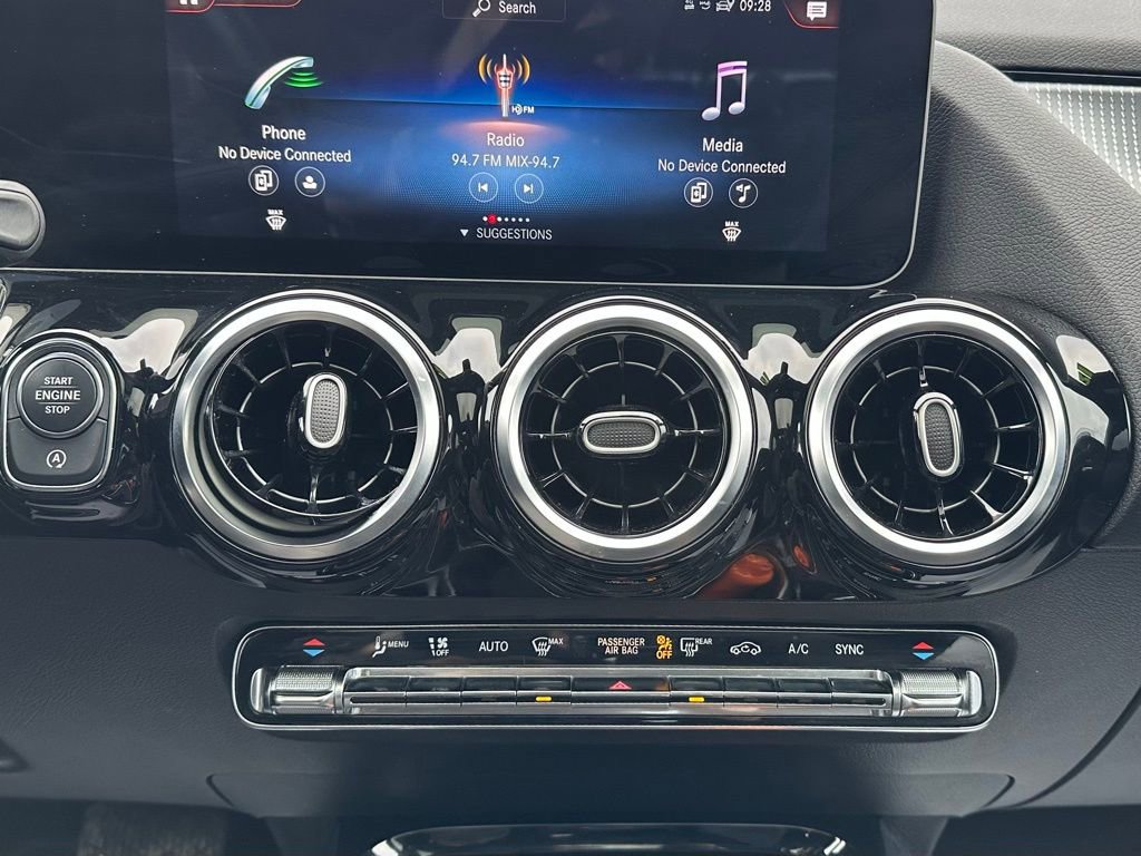 Used 2021 Mercedes-Benz GLA 250 4MATIC image 23