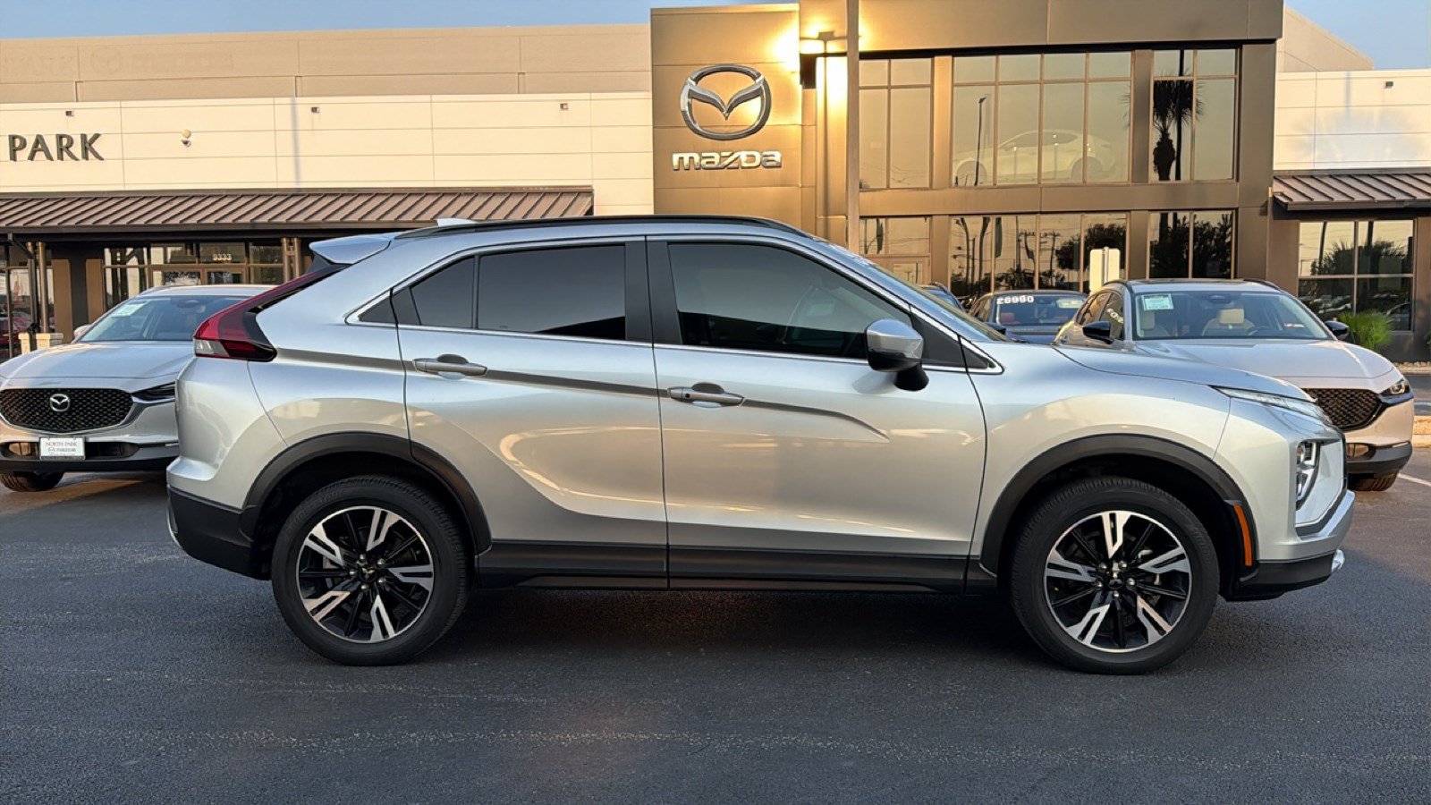 Used 2023 Mitsubishi Eclipse Cross SE AWD/4WD image 3