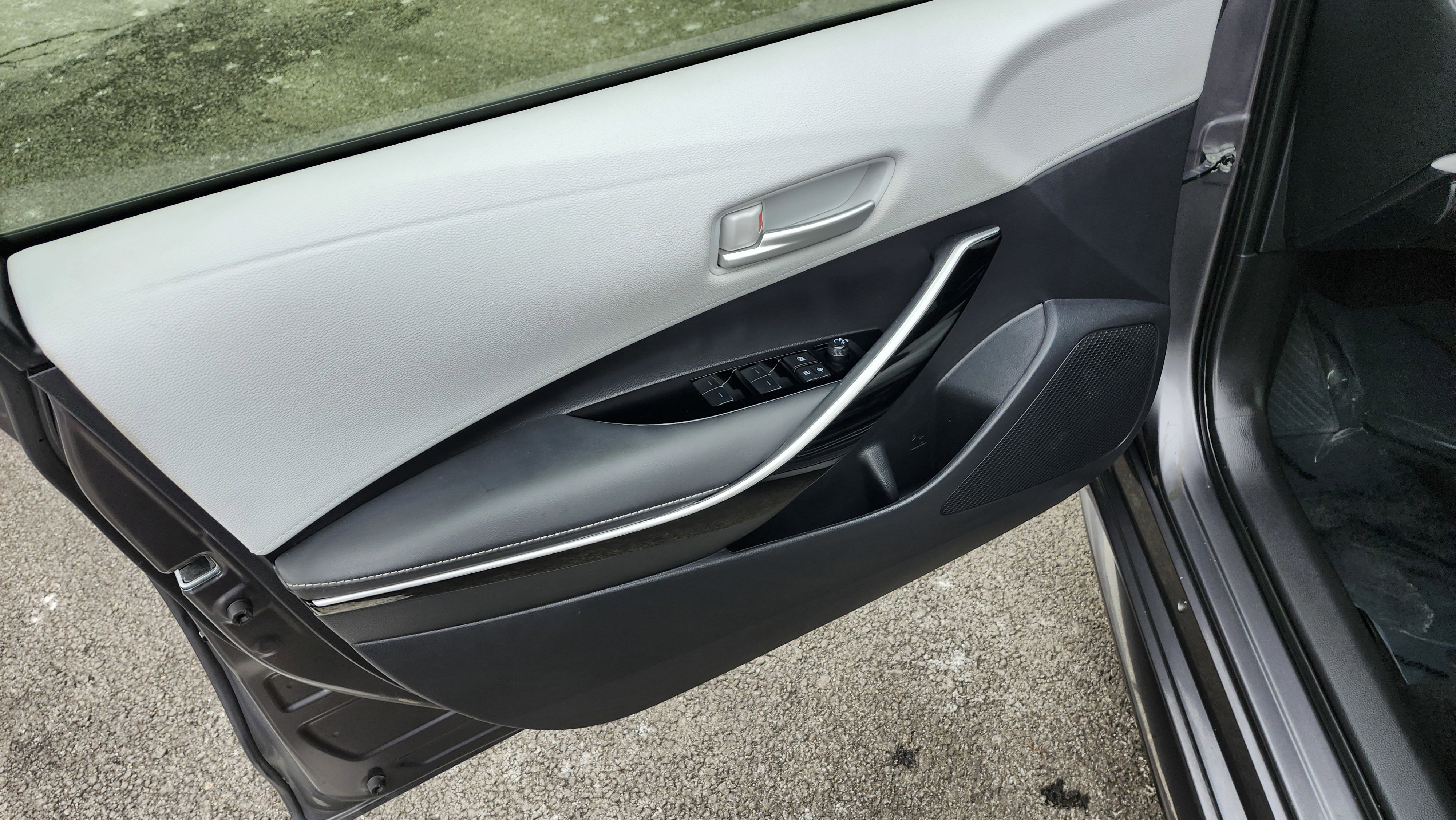 Used 2024 Toyota Corolla XSE image 27