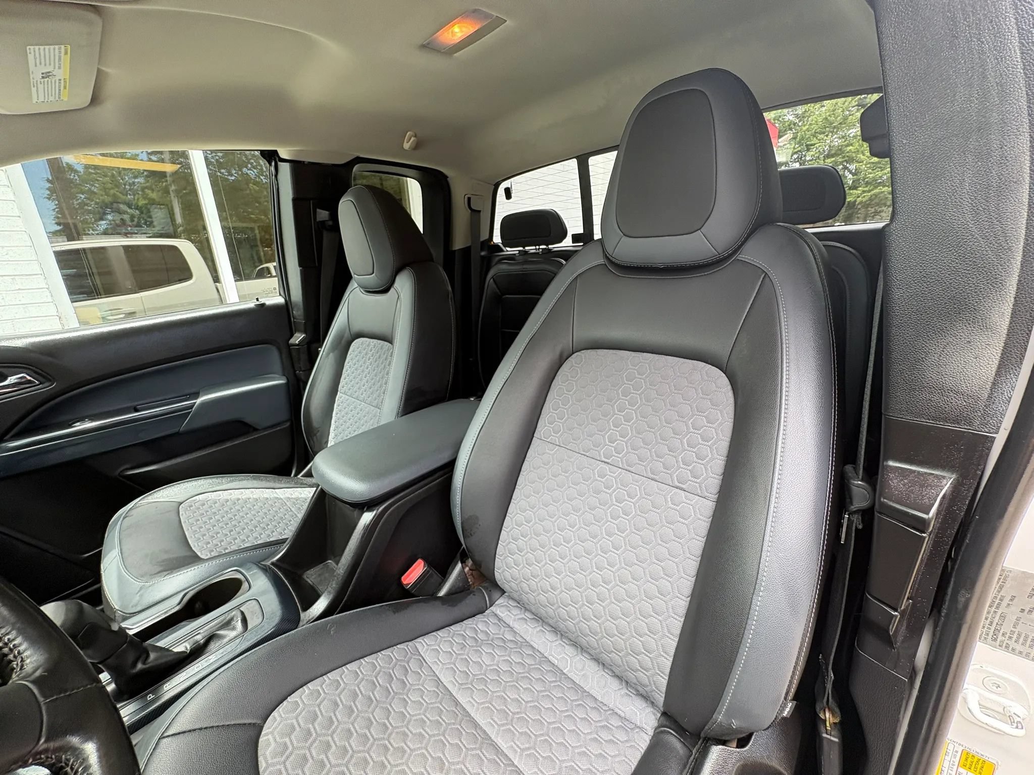 Used 2016 Chevrolet Colorado Z71 AWD/4WD image 19