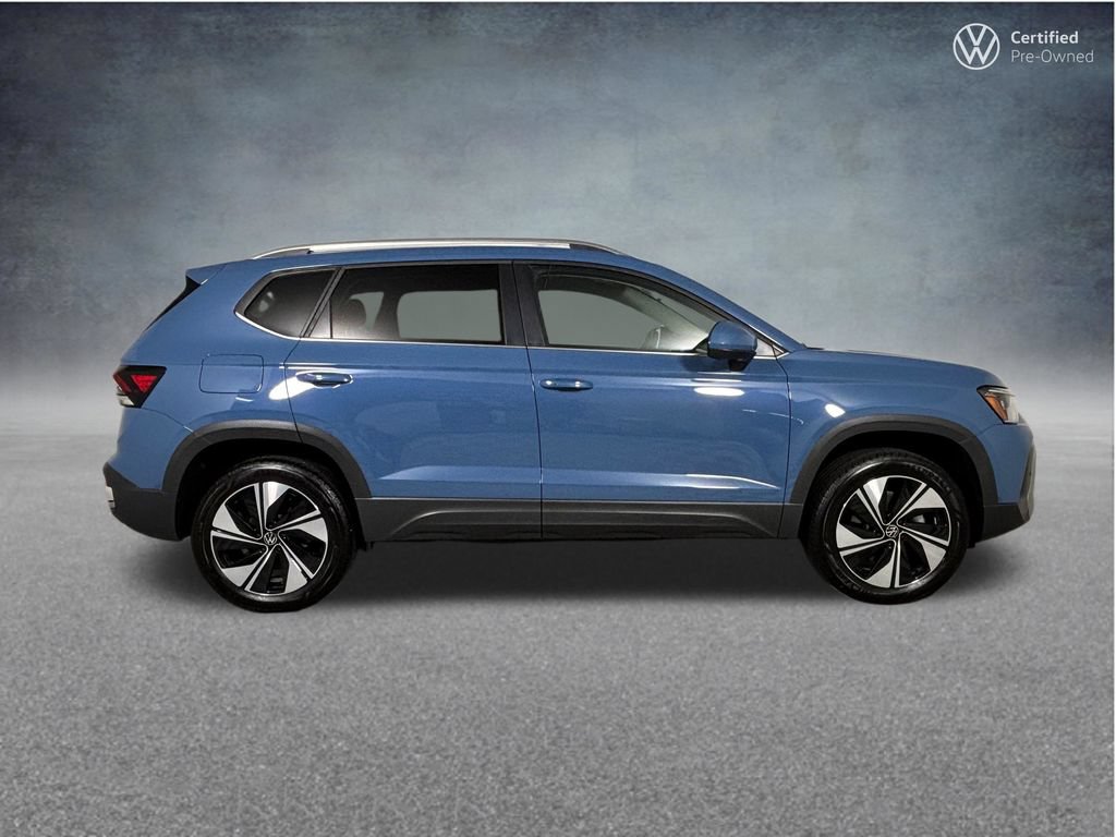 Used 2025 Volkswagen Taos SE w/ Panoramic Sunroof Package AWD/4WD image 13