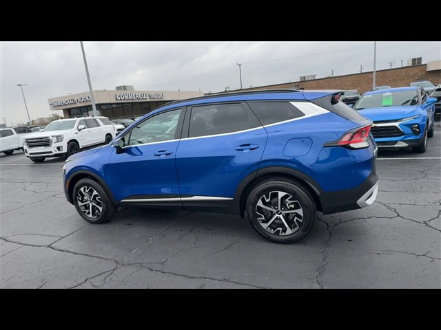 Used 2025 Kia Sportage EX w/ Premium Package image 6