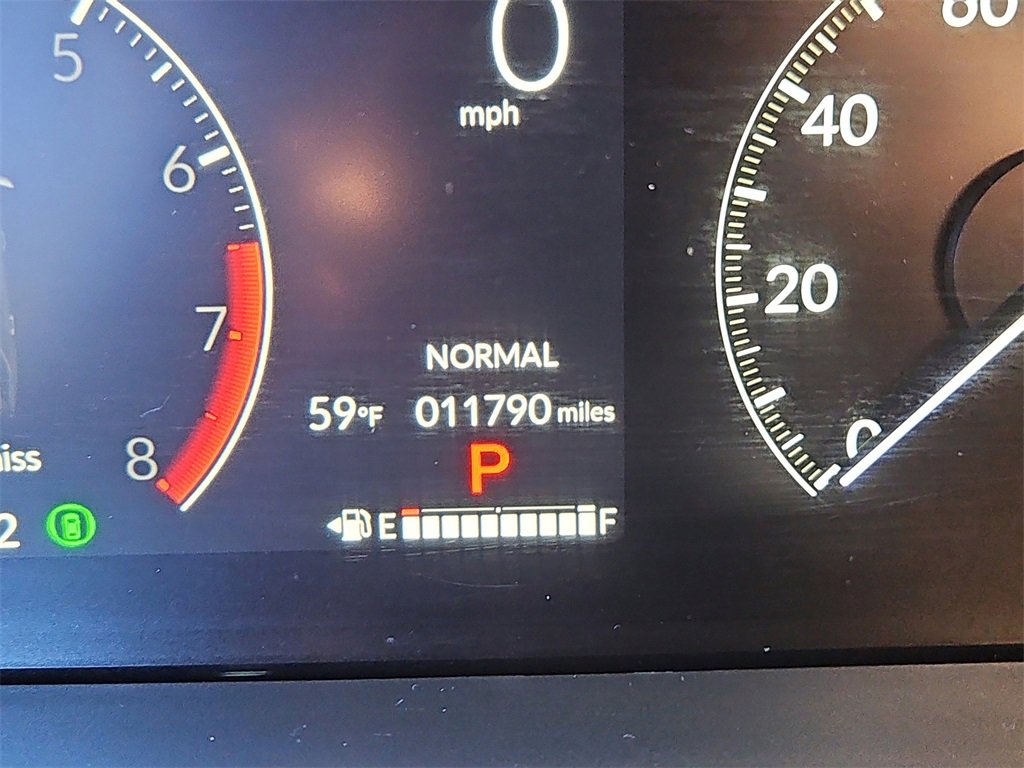 Certified 2025 Honda Pilot Sport image 13