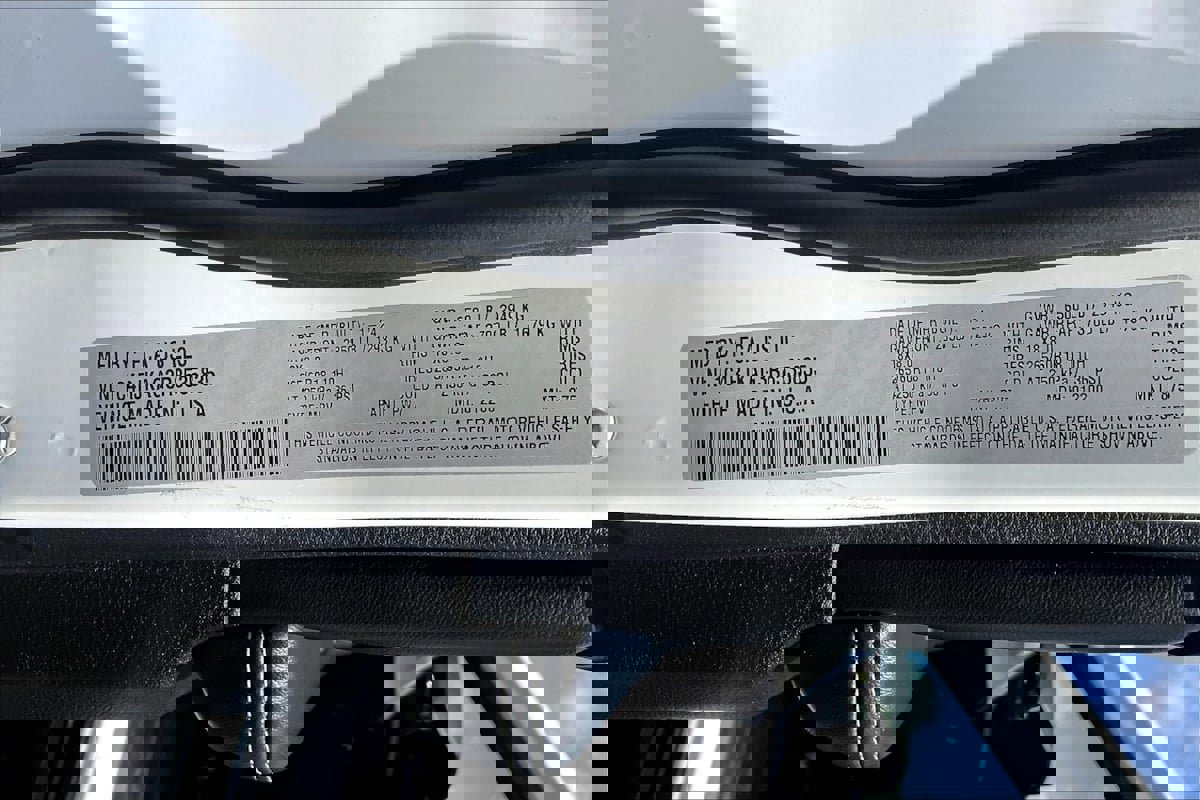 Used 2024 Jeep Grand Cherokee L Laredo image 30