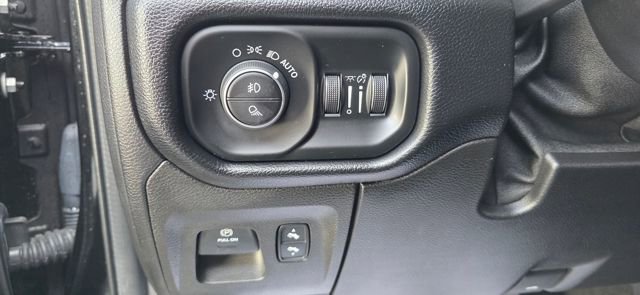 Used 2019 RAM 1500 Laramie image 16