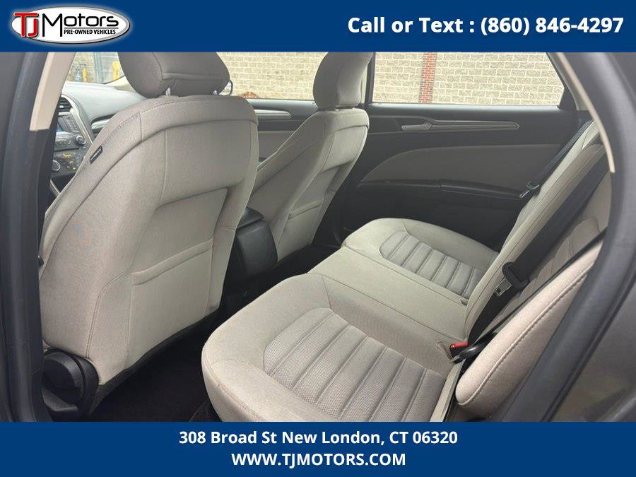 Used 2017 Ford Fusion S image 11