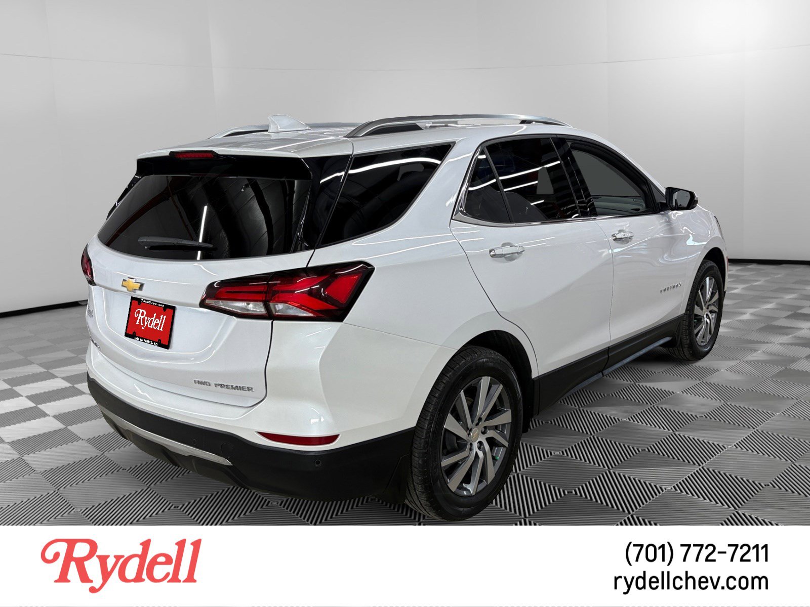 Used 2023 Chevrolet Equinox Premier AWD/4WD image 5