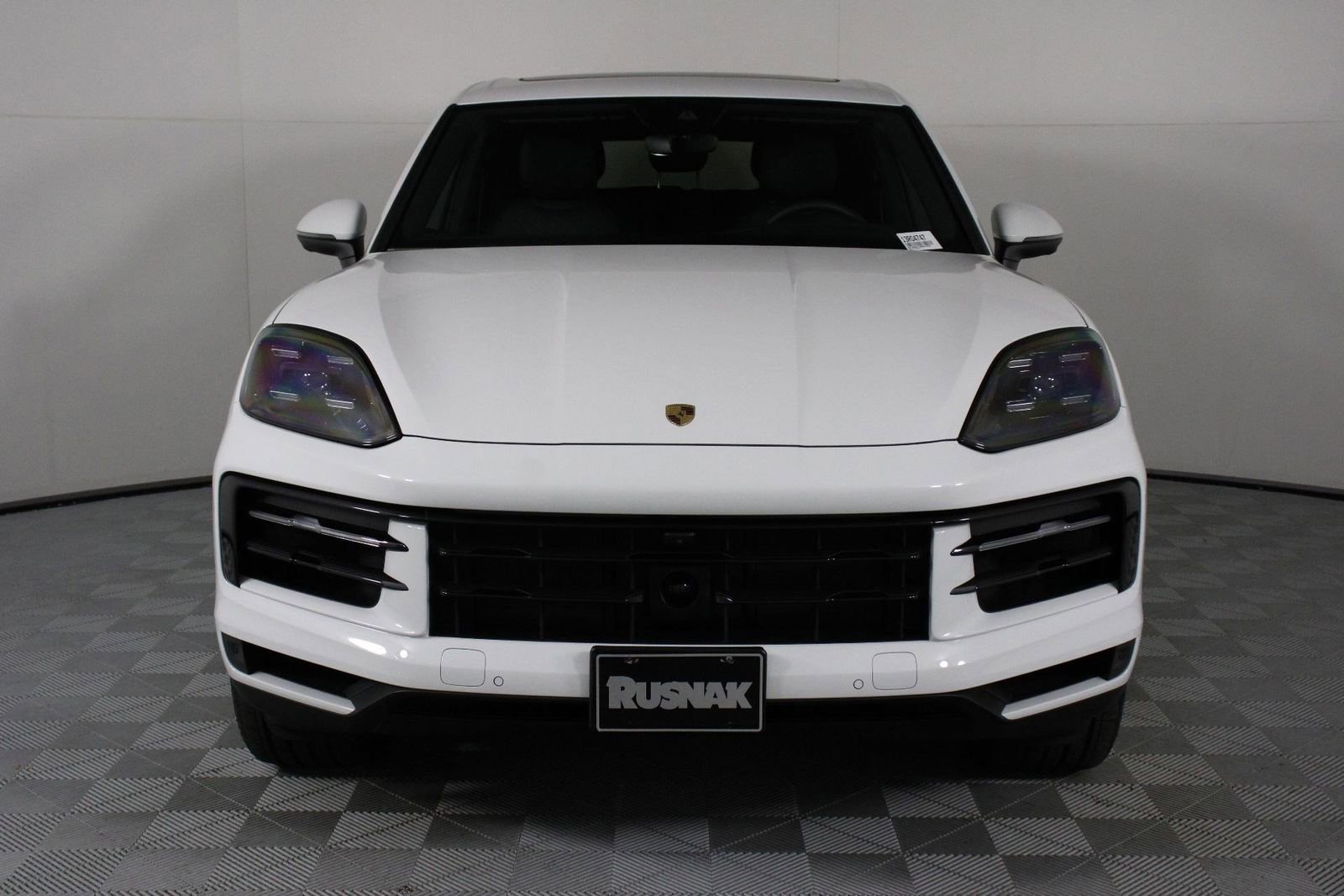 Certified 2025 Porsche Cayenne image 10