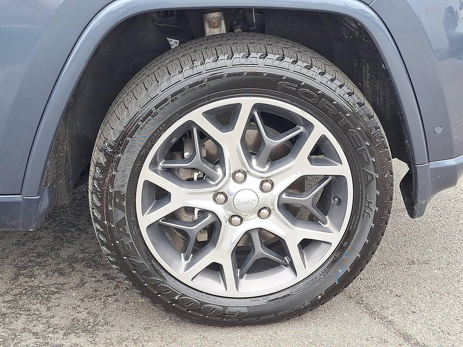 Certified 2019 Jeep Grand Cherokee Overland AWD/4WD image 8