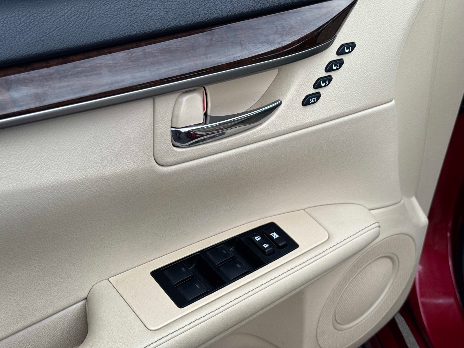 Used 2015 Lexus ES 350 w/ Luxury Package FWD image 18