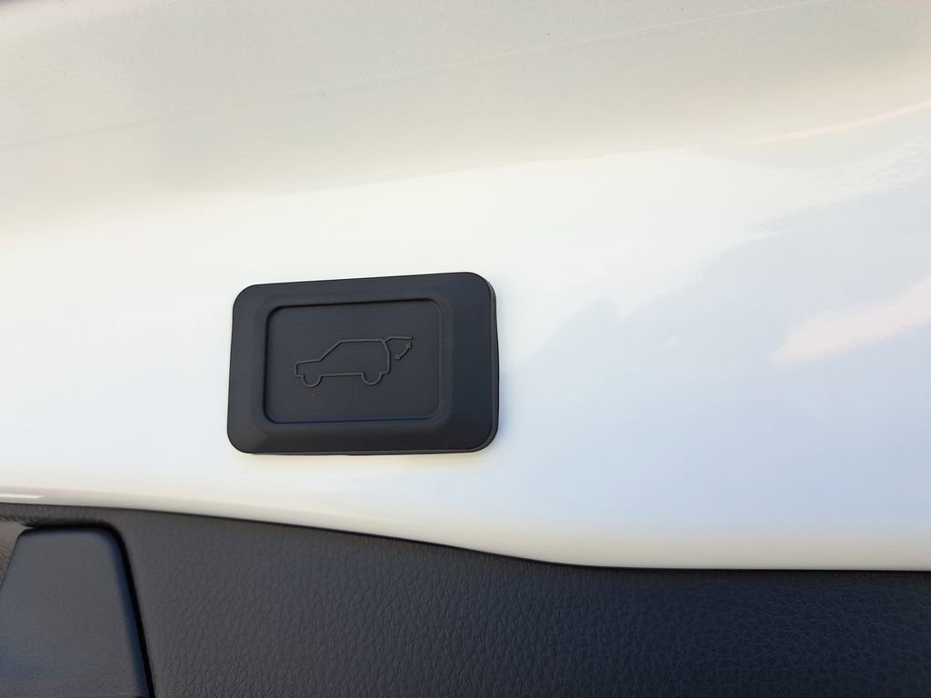 New 2025 Toyota RAV4 XLE image 7