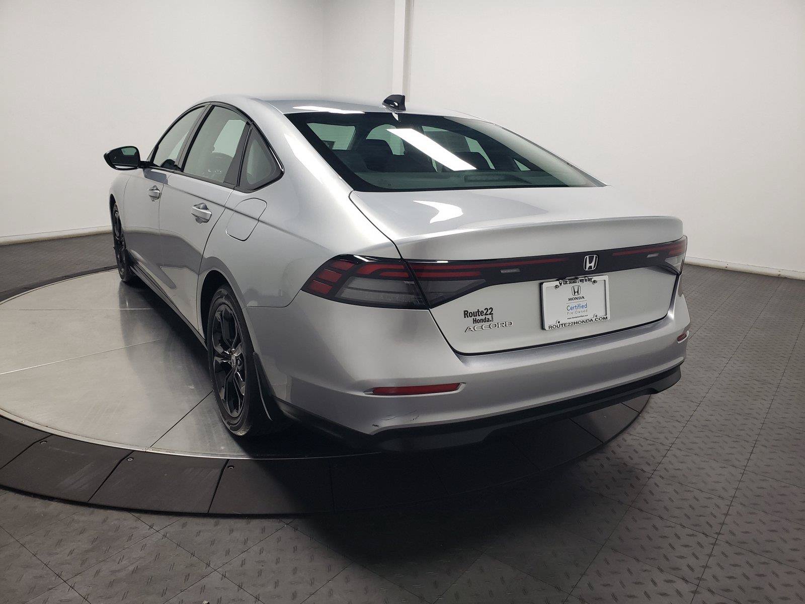 Used 2025 Honda Accord SE image 9