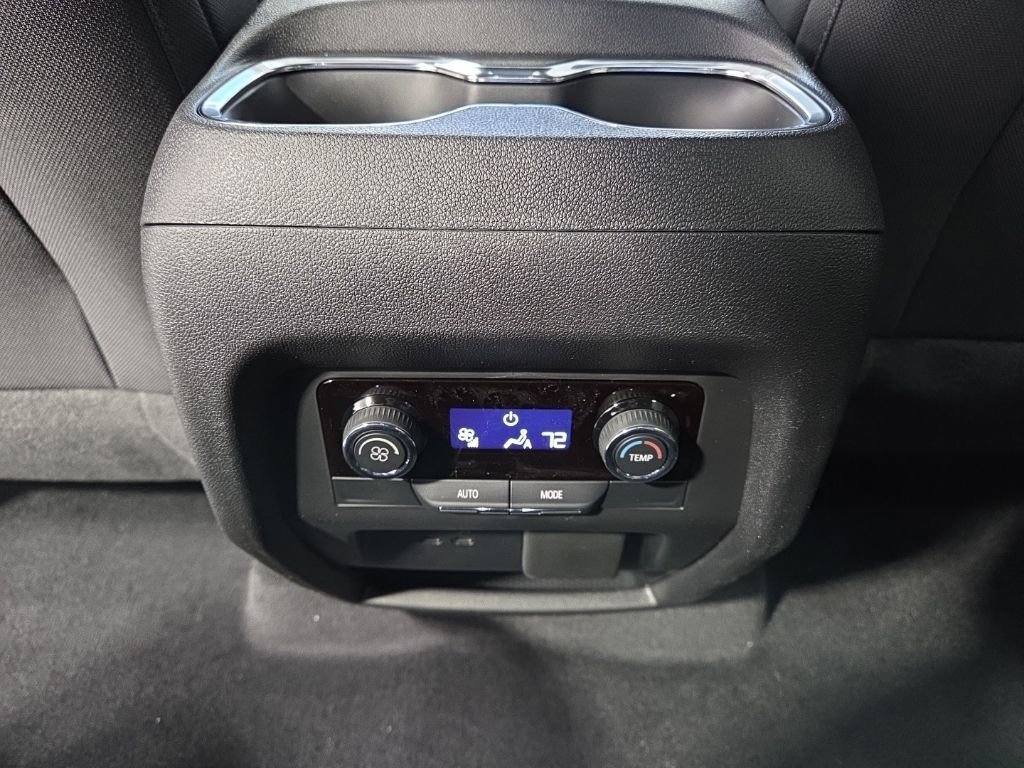 New 2026 Chevrolet Traverse LT image 34