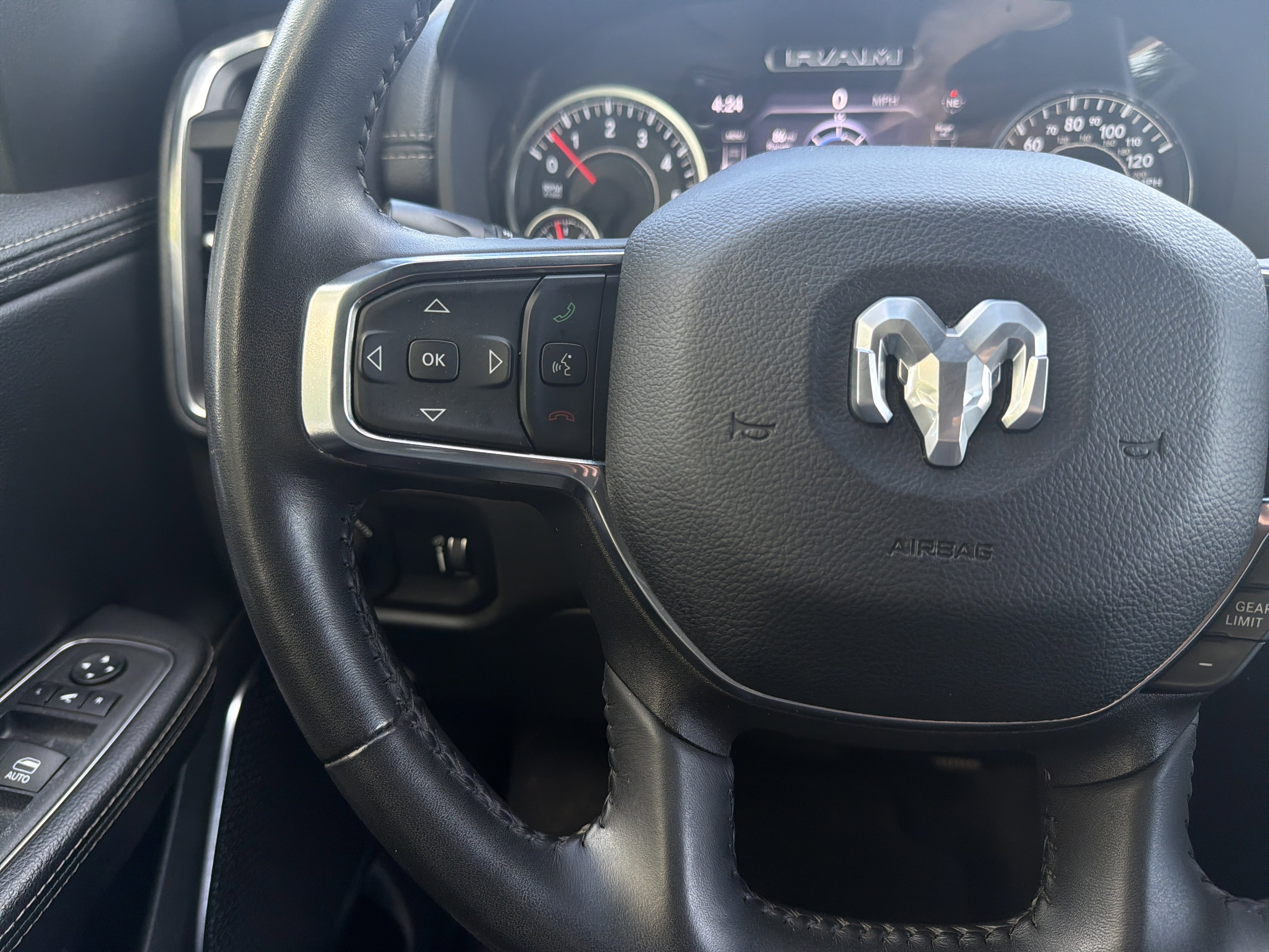 Used 2024 RAM 1500 Laramie image 19