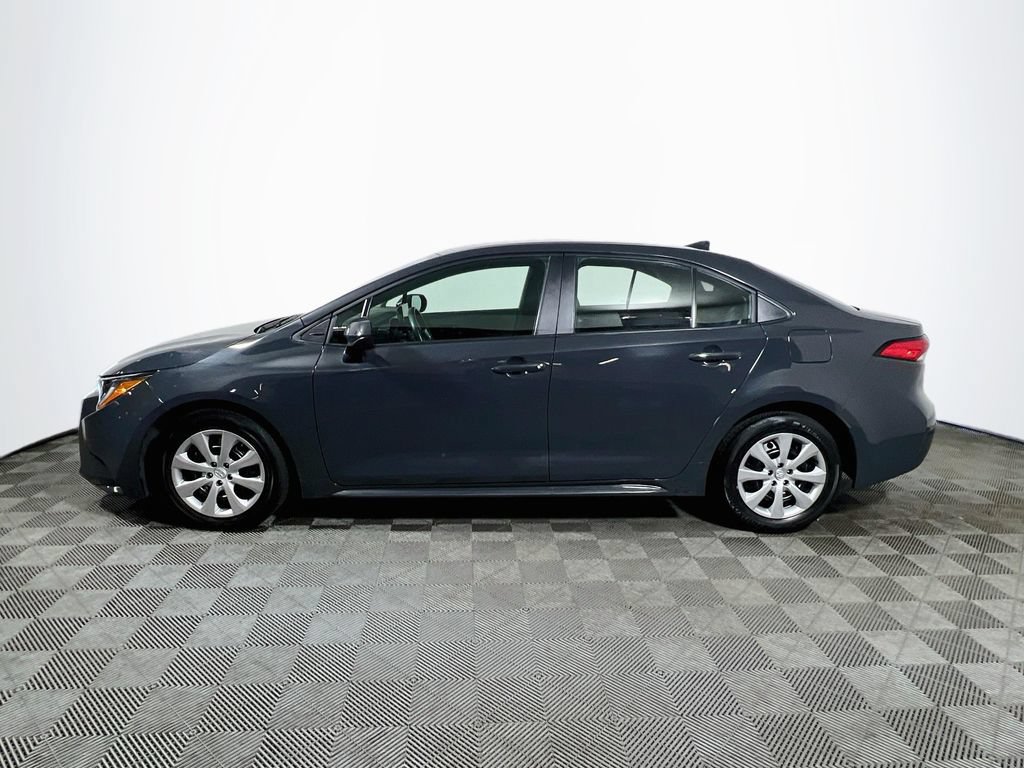Certified 2025 Toyota Corolla LE FWD image 4
