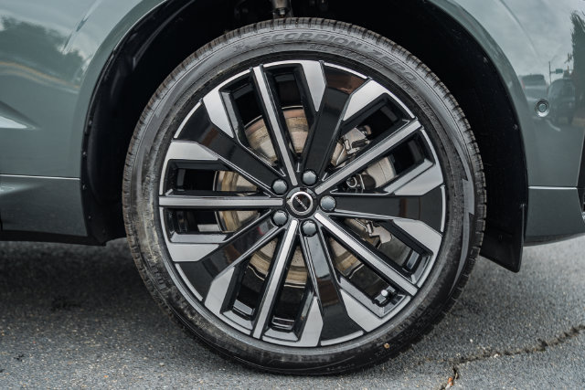 New 2027 Volvo XC60 T8 Ultra AWD/4WD image 13