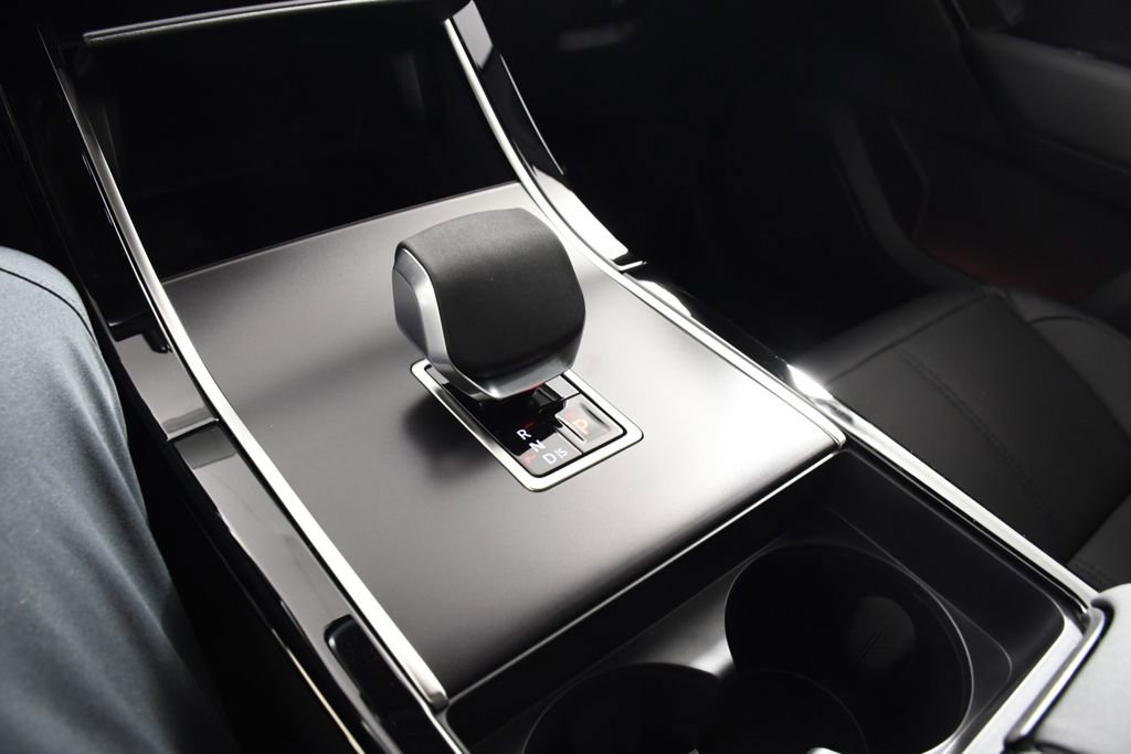 New 2026 Land Rover Range Rover Velar Dynamic SE AWD/4WD image 32