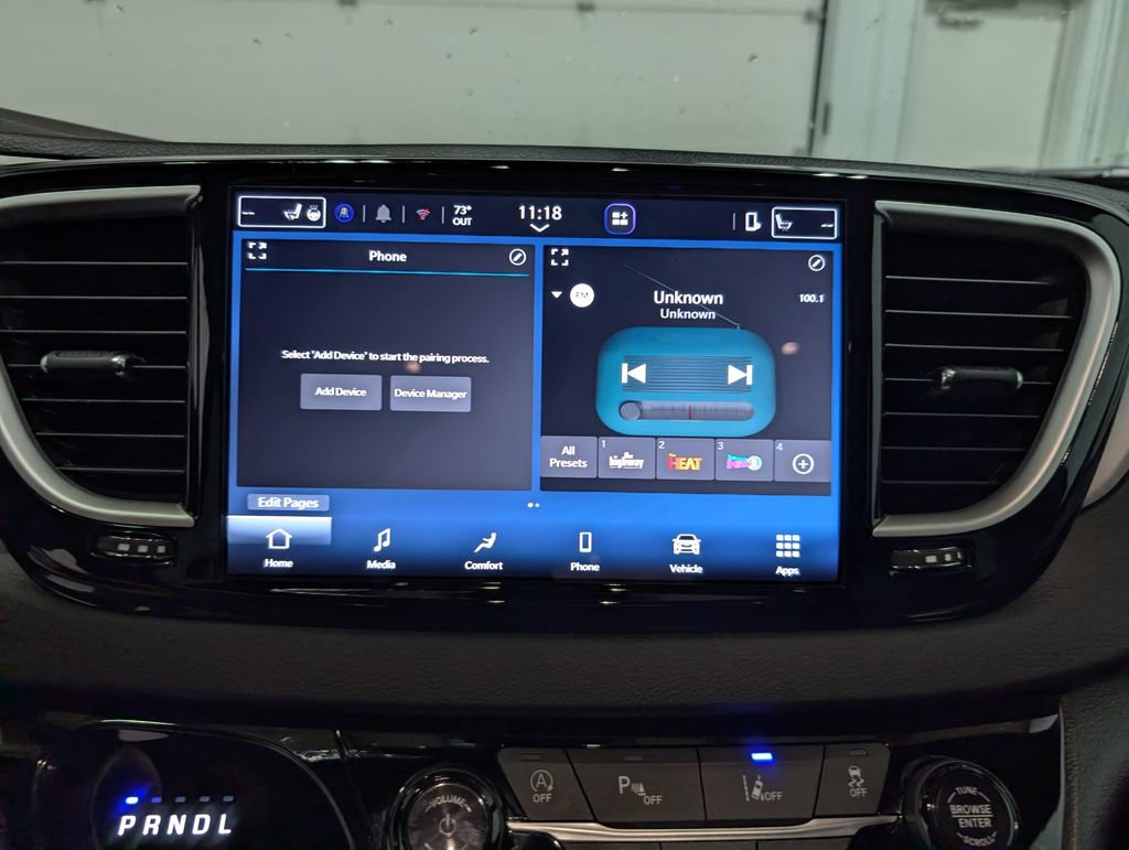 Used 2027 Chrysler Pacifica Select FWD image 21