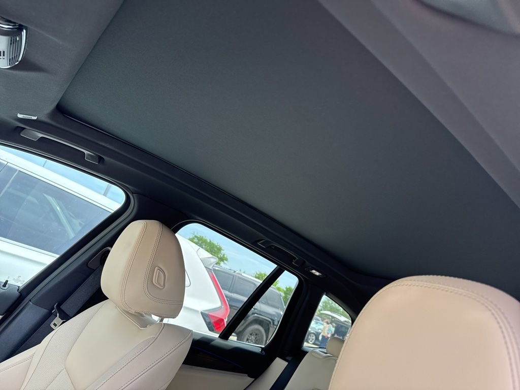 Used 2023 BMW X3 sDrive30i w/ Premium Package image 9