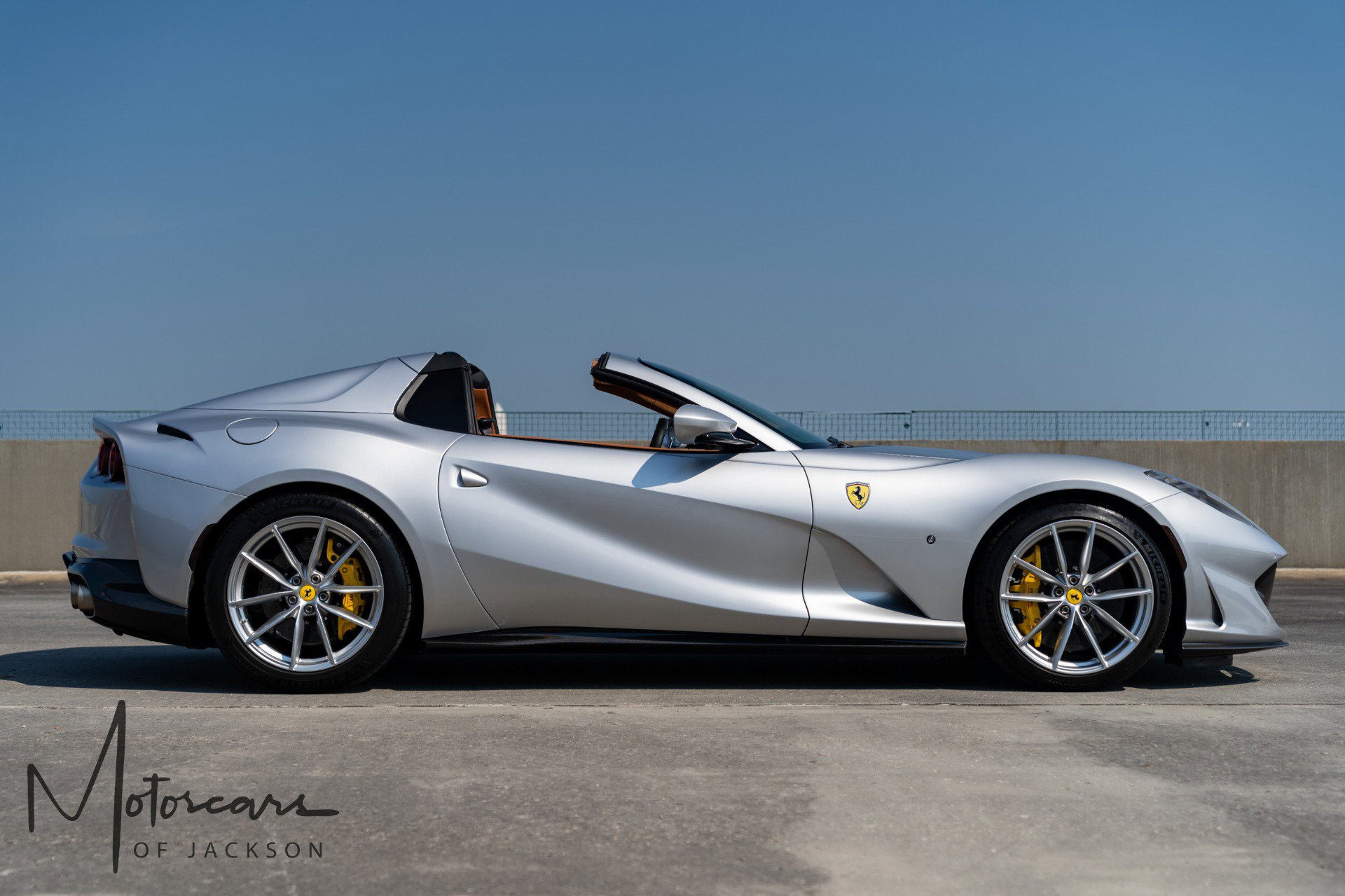 Used 2022 Ferrari 812 GTS image 3