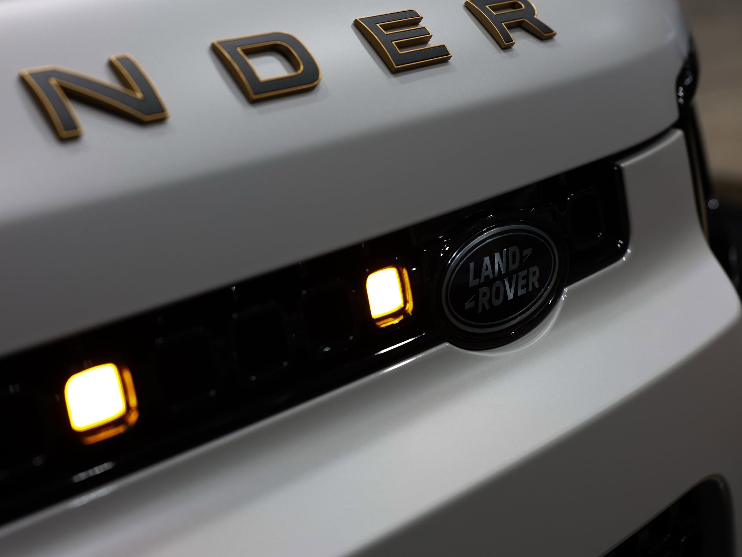 Used 2026 Land Rover Defender 110 image 54