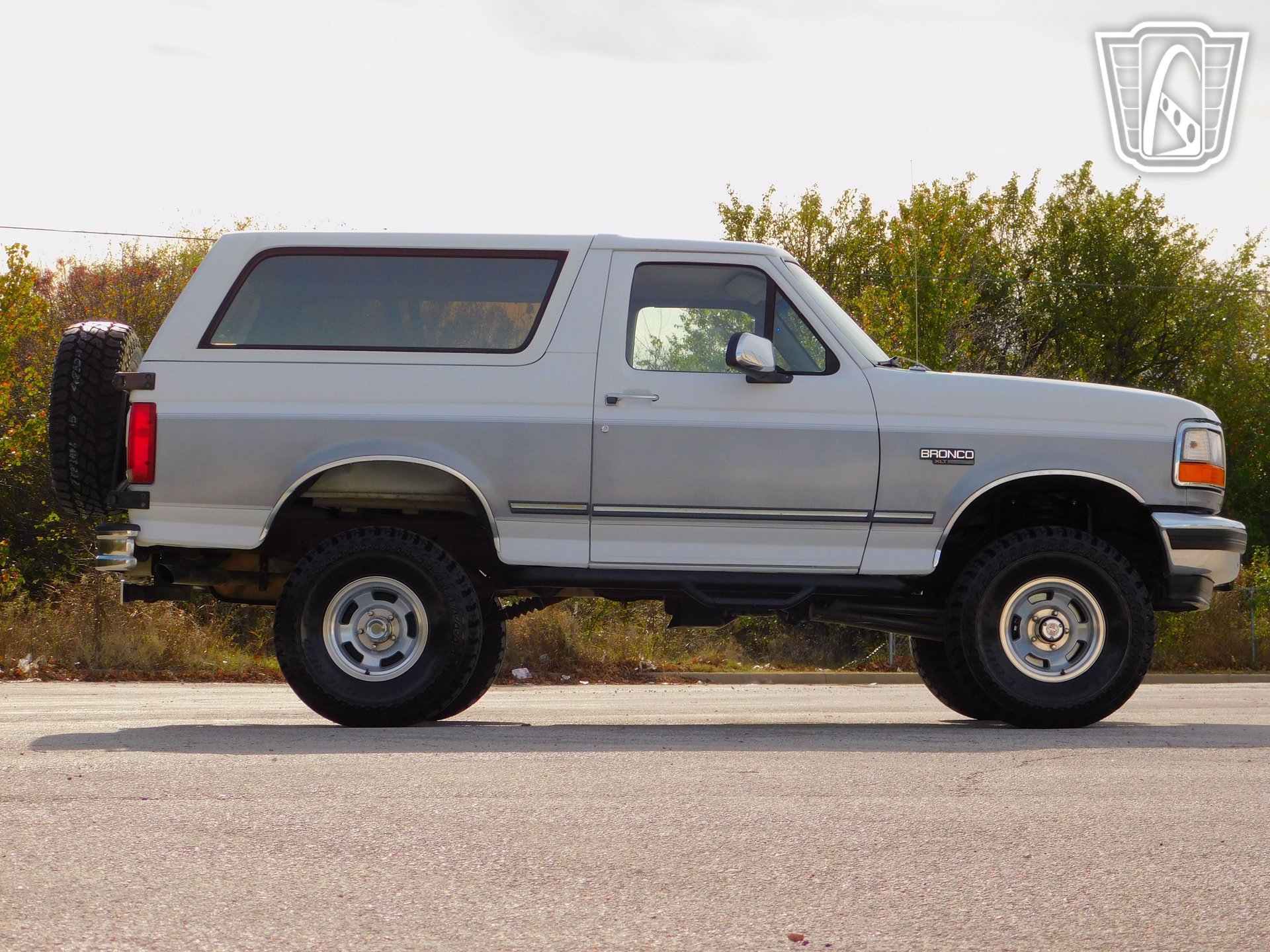 Used 1995 Ford Bronco XLT AWD/4WD image 32