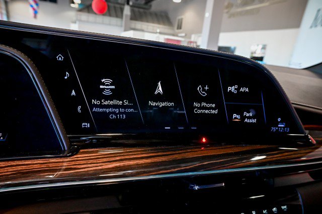 Used 2021 Cadillac Escalade ESV Premium Luxury AWD/4WD image 36