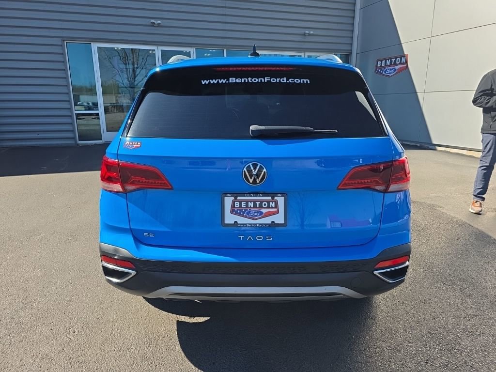 Used 2022 Volkswagen Taos SE w/ Panoramic Sunroof Package image 7
