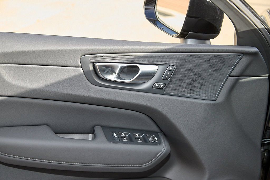 New 2026 Volvo XC60 B5 Core image 11