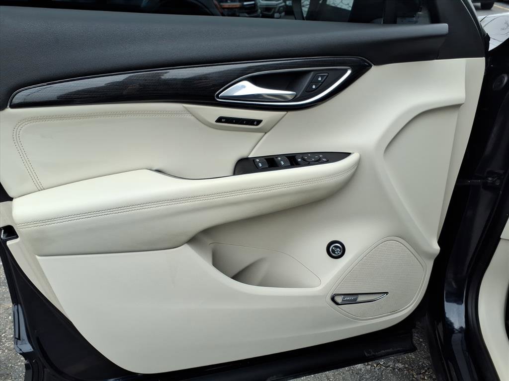 Used 2021 Buick Envision Essence w/ Technology Package I image 25