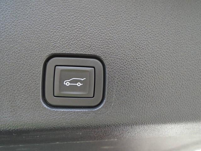 Certified 2026 GMC Acadia Elevation w/ Elevation Premium Package AWD/4WD image 29