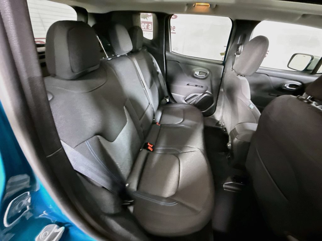 Used 2021 Jeep Renegade Latitude AWD/4WD image 29