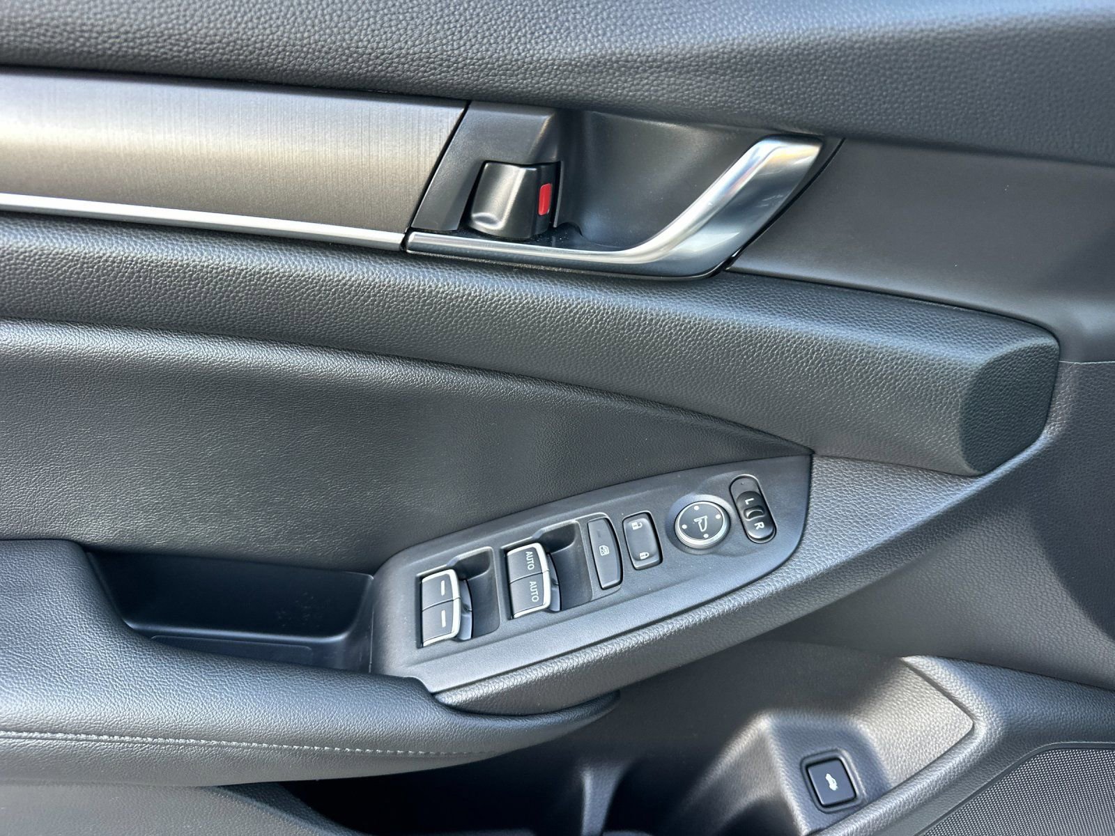 Used 2021 Honda Accord LX image 10