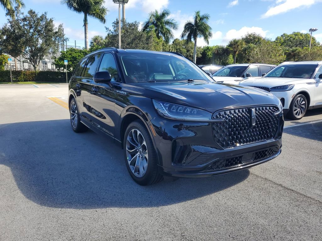 New 2025 Lincoln Aviator 2WD w/ Jet Appearance Package image 31