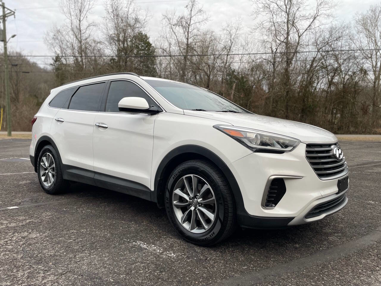 Used 2019 Hyundai Santa Fe XL SE image 2