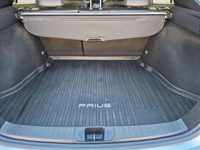 Used 2016 Toyota Prius Four Touring w/ Premium Convenience Package FWD image 6