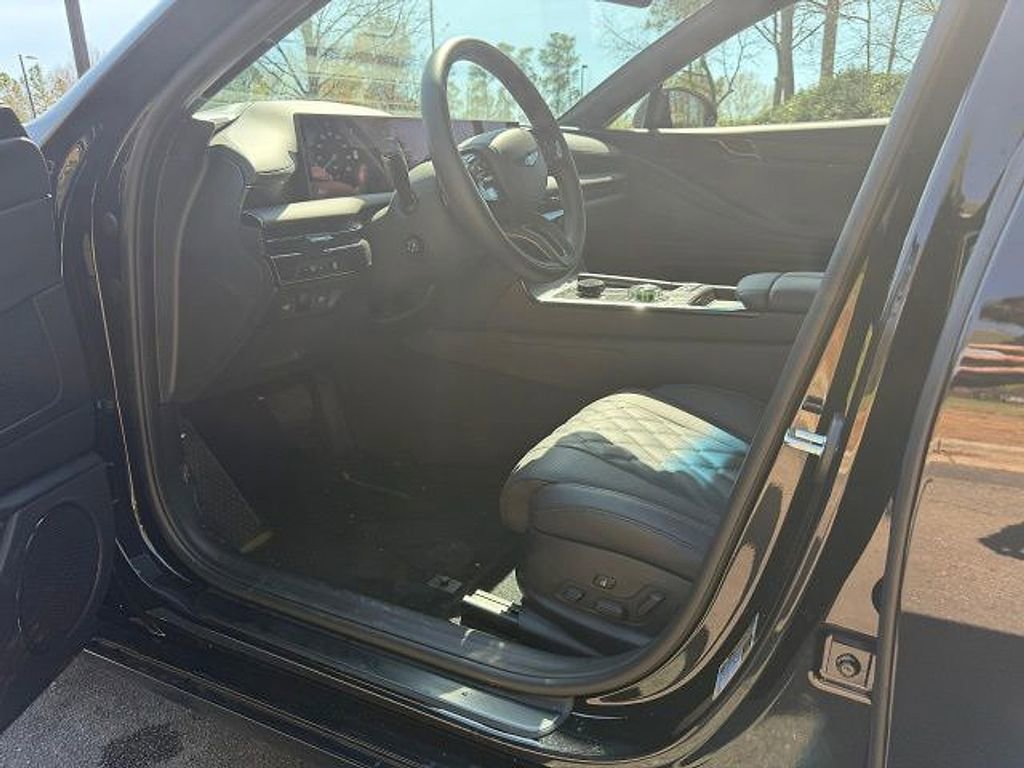 Used 2026 Genesis G80 3.5T Prestige image 3