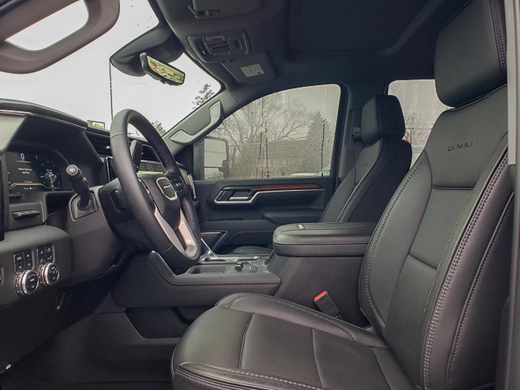 Used 2025 GMC Sierra 3500 Denali w/ Denali Reserve Package AWD/4WD image 14