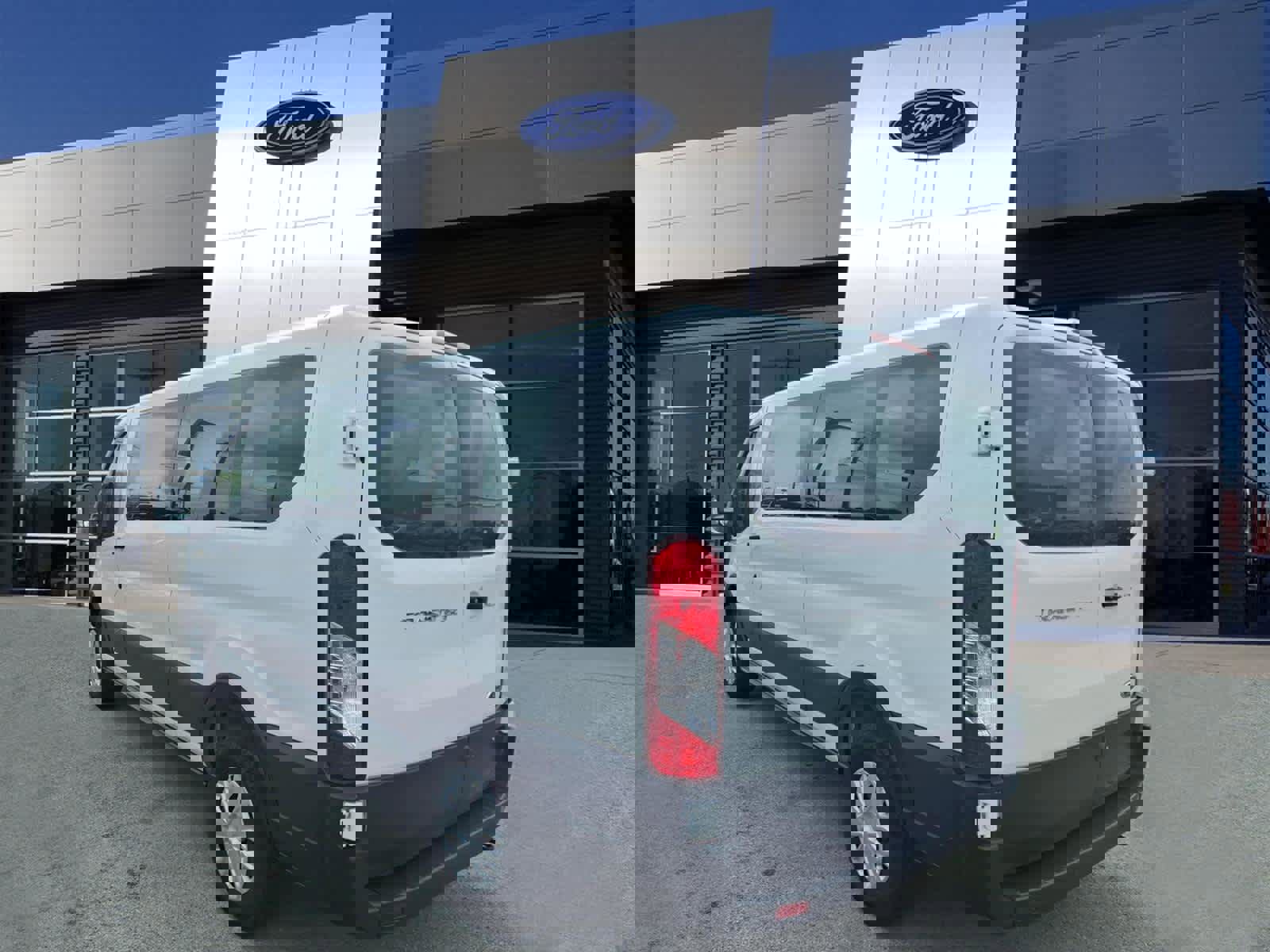 Certified 2023 Ford Transit 350 XLT image 3