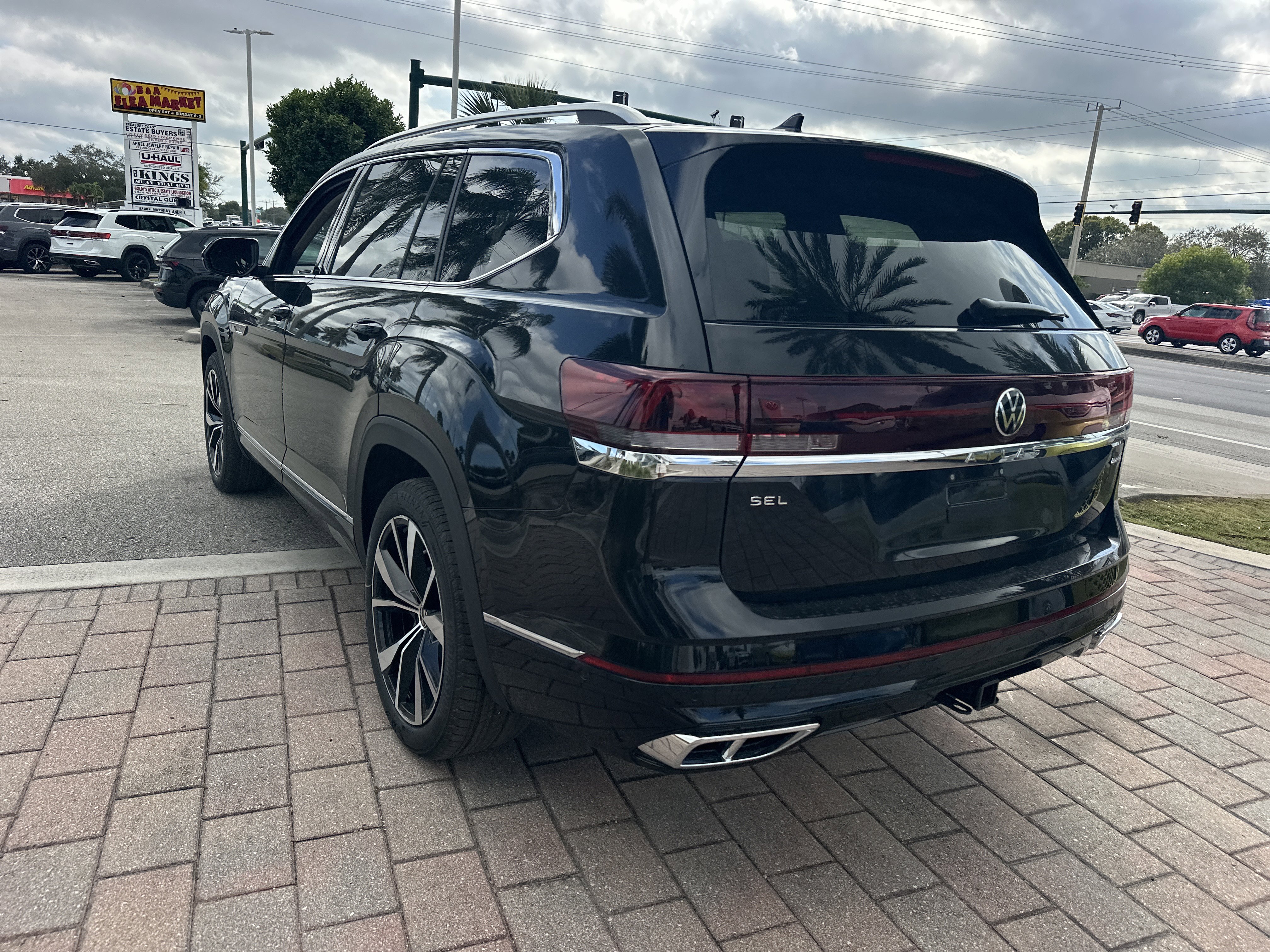 New 2026 Volkswagen Atlas SEL Premium R-Line image 8