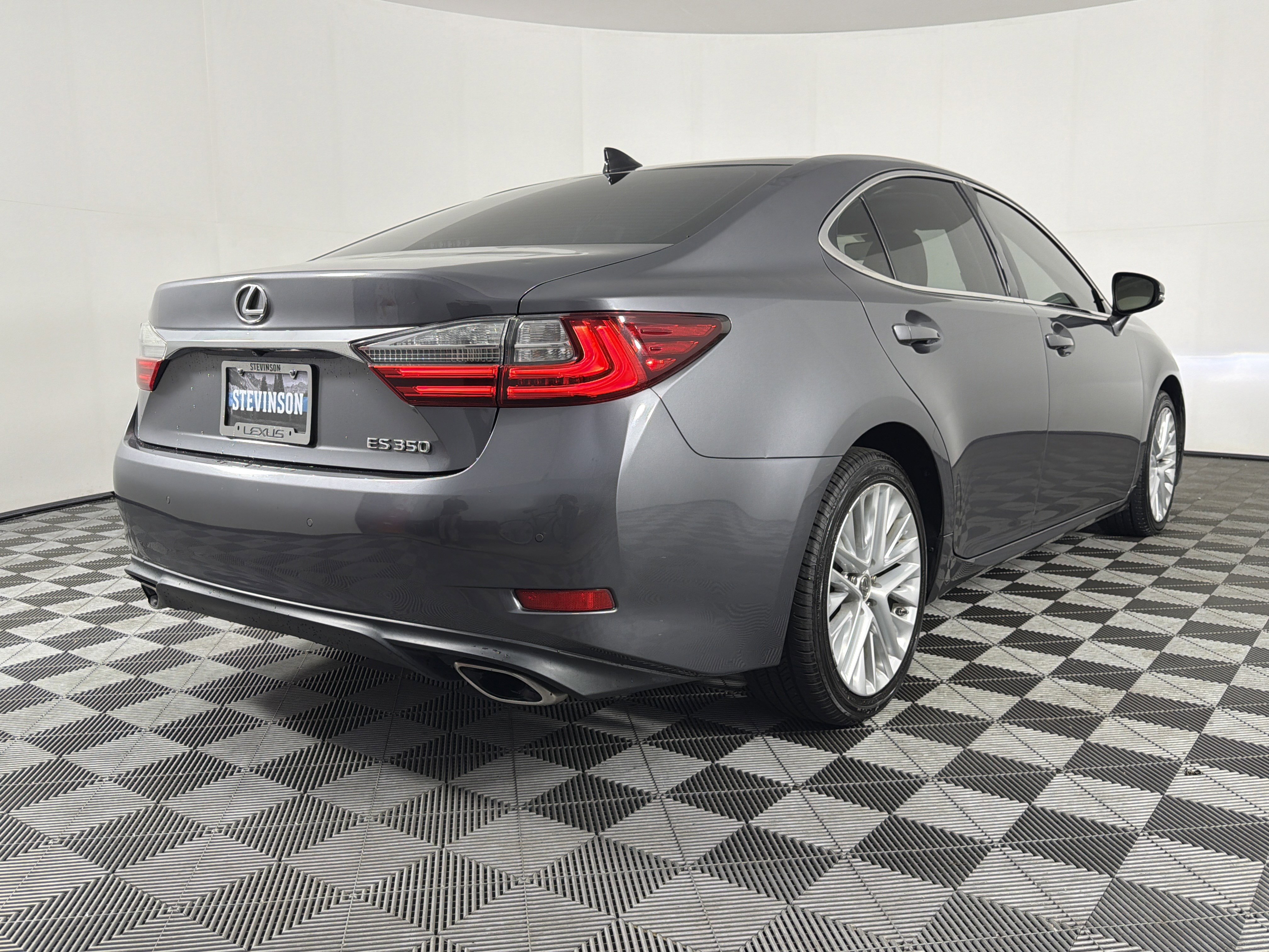 Used 2018 Lexus ES 350 w/ Luxury Package w/Wood Trim image 28