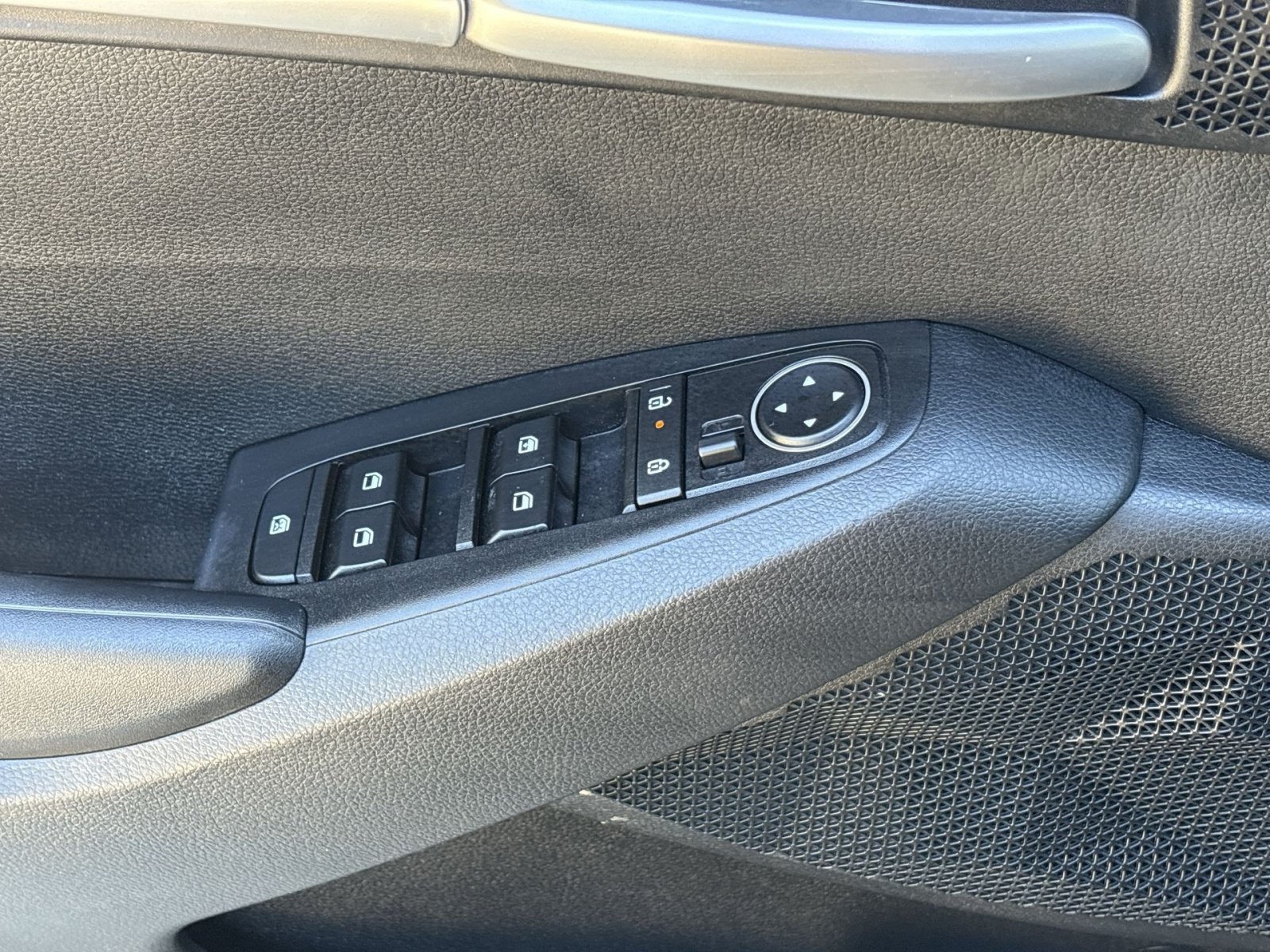 Used 2024 Kia Seltos LX AWD/4WD image 16