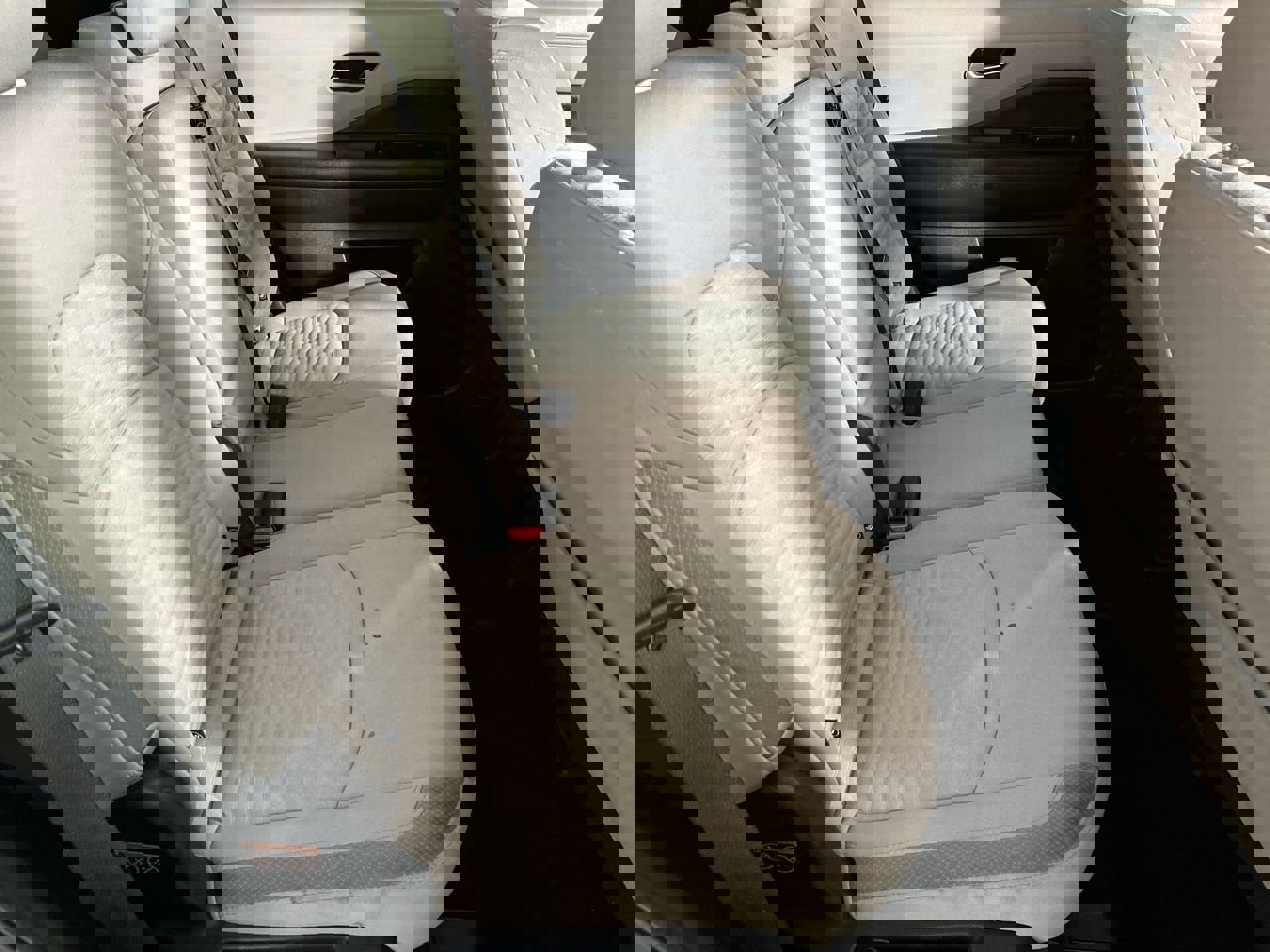 Used 2022 Nissan Pathfinder SV image 24